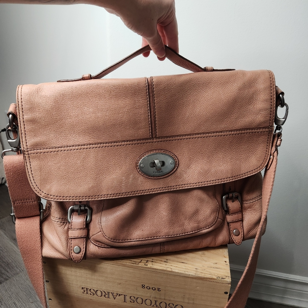 Fossil Maddox Pink "Long Live Vintage 1954" Collection Messenger Laptop Bag - Picture 2 of 16